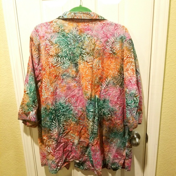 Beautiful Patterned Button Up Catherines Blouse - Picture 3 of 3